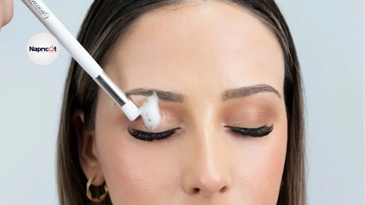 How to Clean Eyelash Extensions: Complete Safety & Care Guide