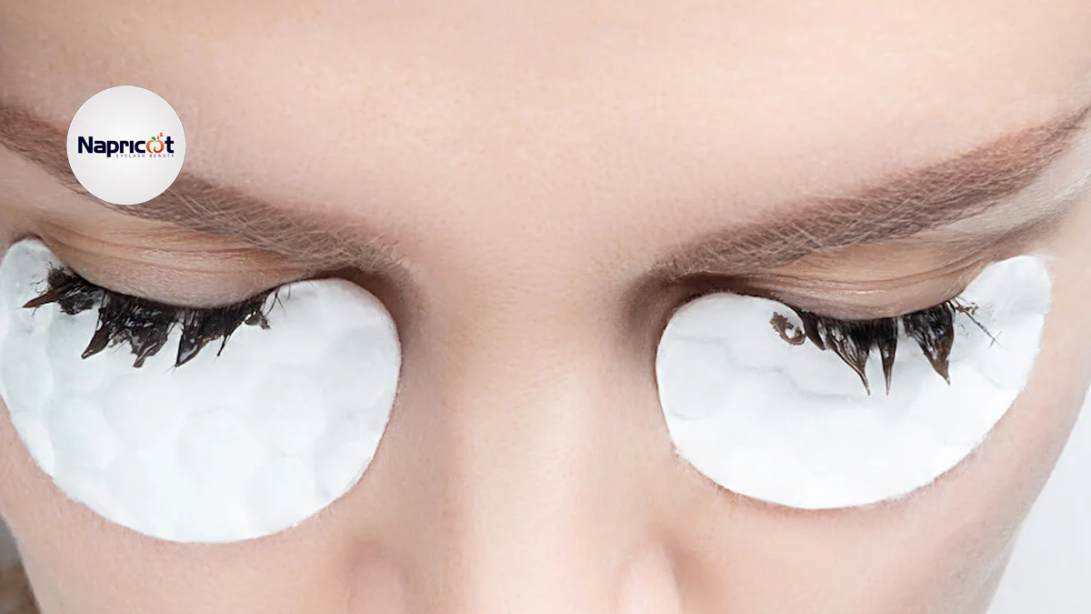 Is Eyelash Tinting Bad for Your Eyelashes? The Complete Safety Guide 2025