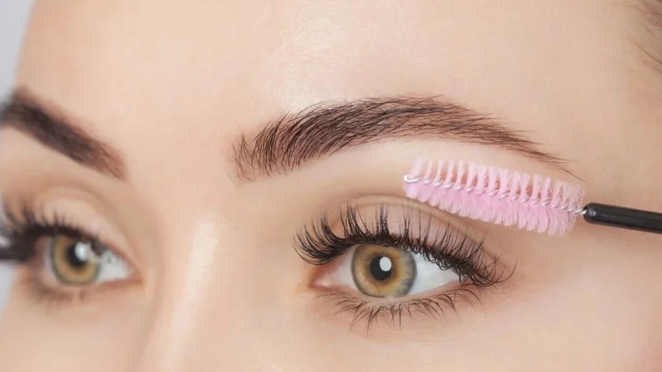 how to straighten eyelash