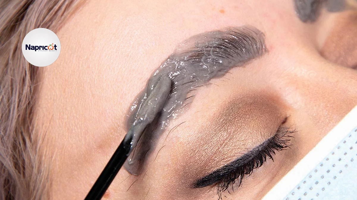 Can You Use Eyelash Tint on Eyebrows?