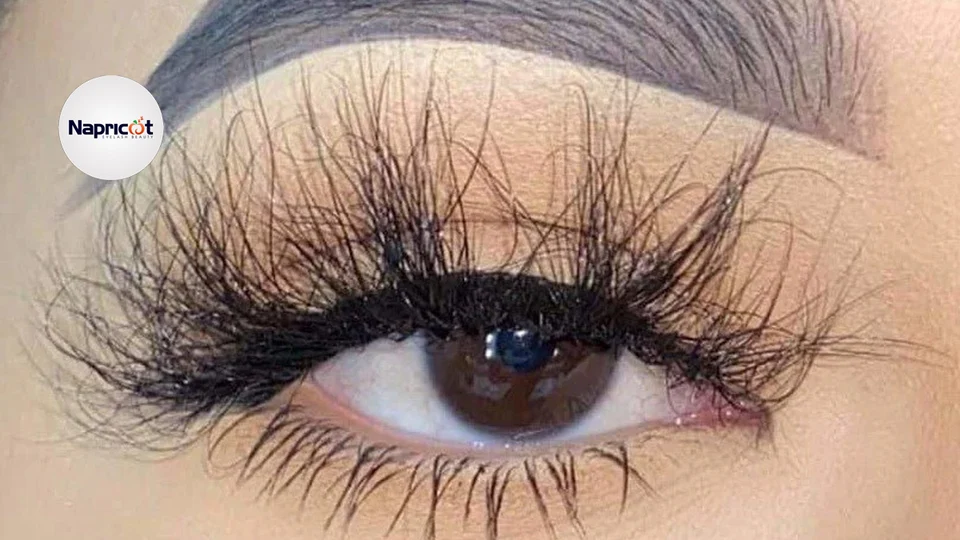 Red warning graphic showing prohibited DIY lash lift removal methods including chemicals and heat tools with X marks