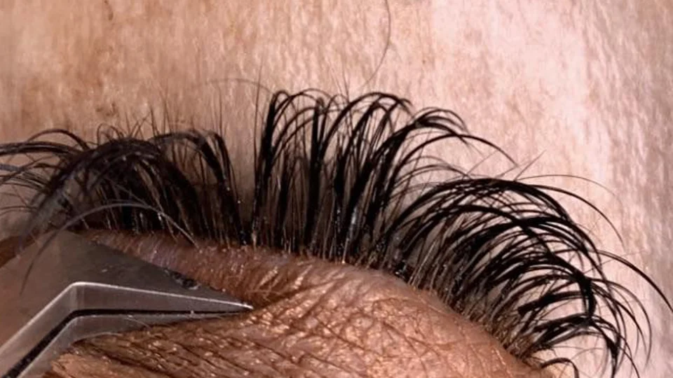 how to clean eyelash extensions