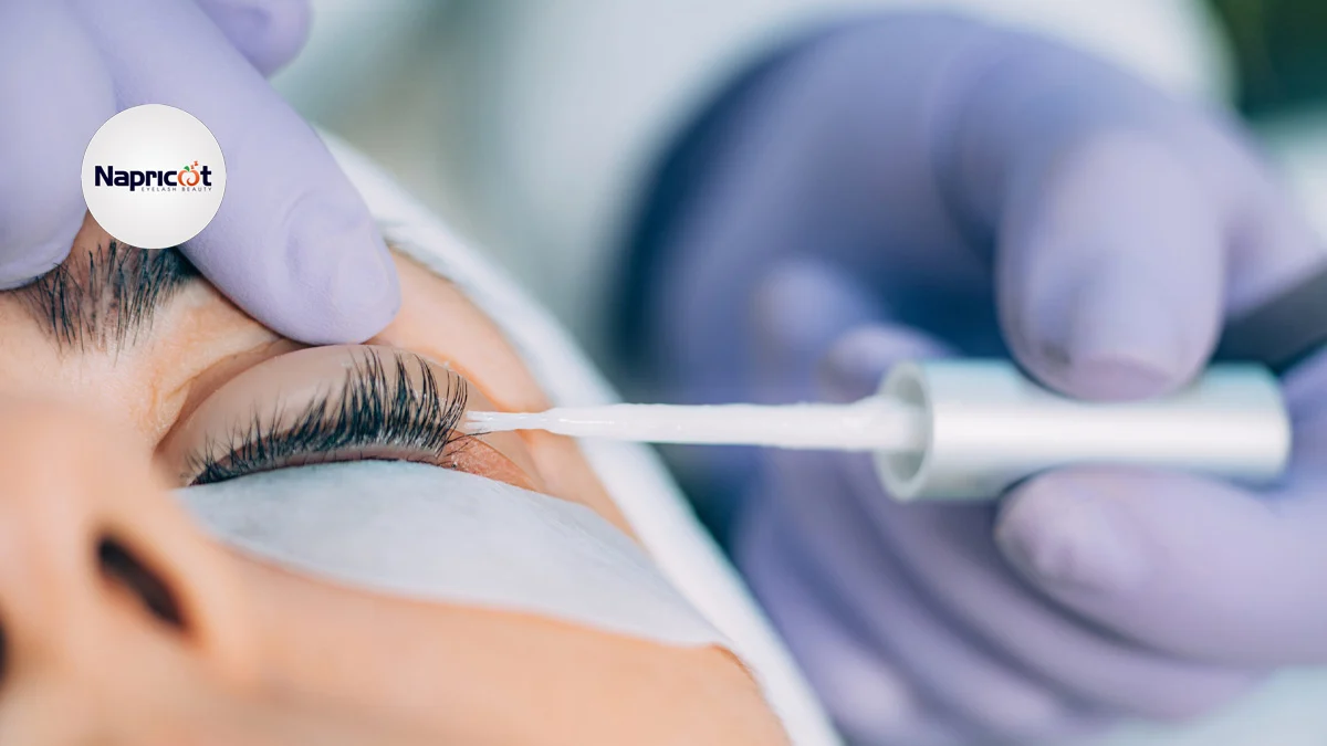 How to Remove Lash Lift Solution? Complete Safety Guide 2025