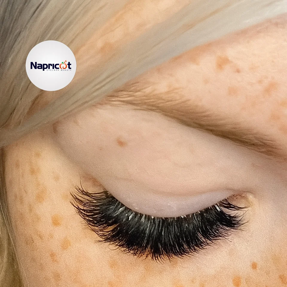 What's wrong with me or the lashes